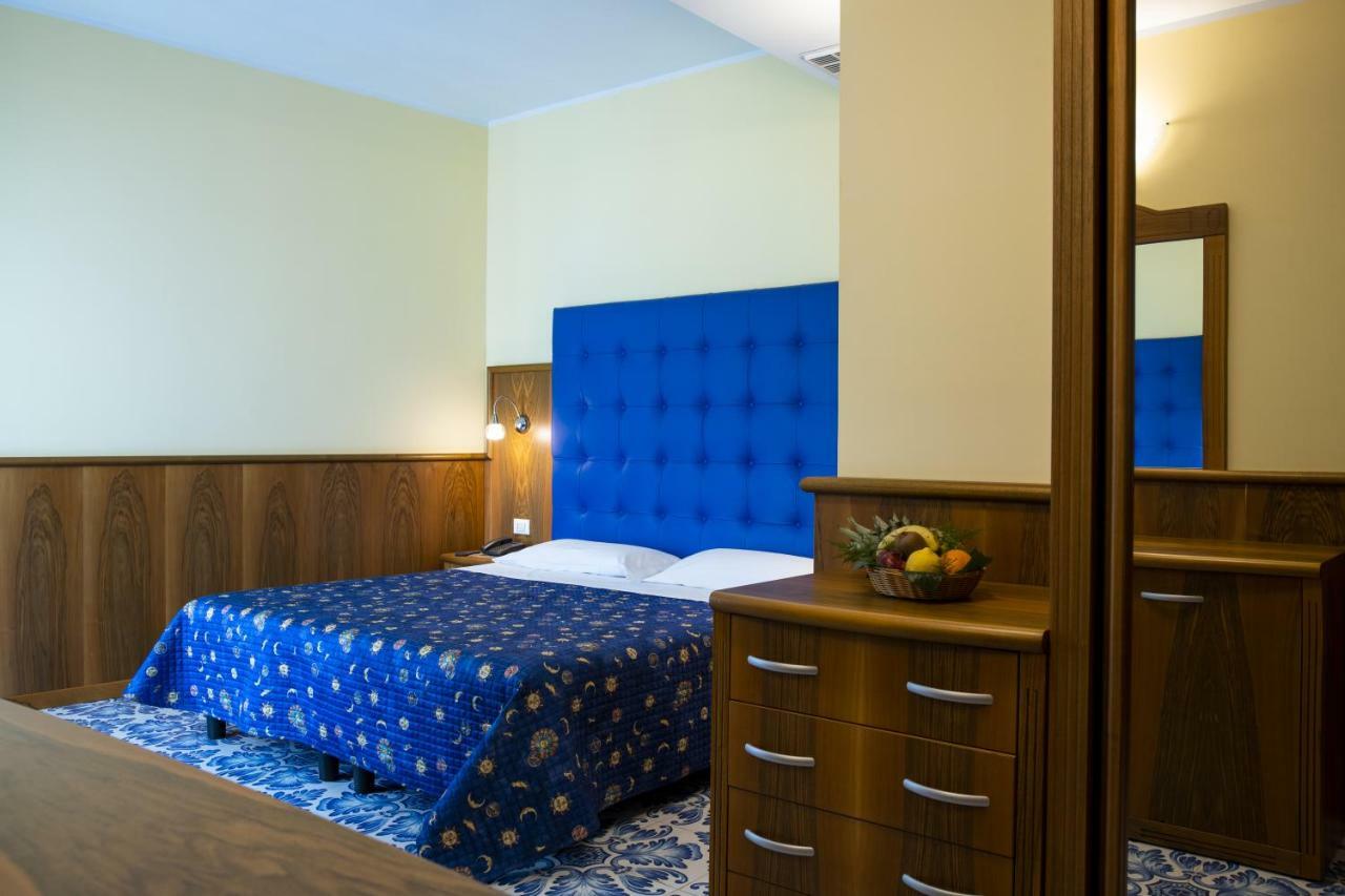 Hotel Panoramic جيارديني ناكسوس المظهر الخارجي الصورة